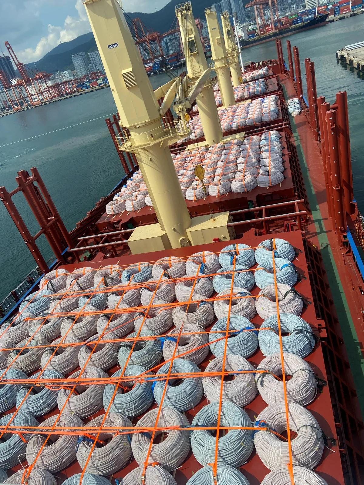 M/V KAZIM DADAYLI — Carregamento no convés em Espanha